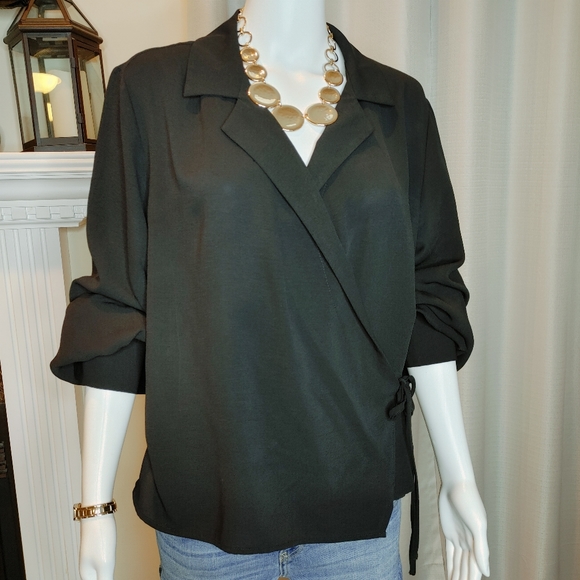 Luxe Apothetique Cross front V-Neck Blouse, Black L - Picture 3 of 8